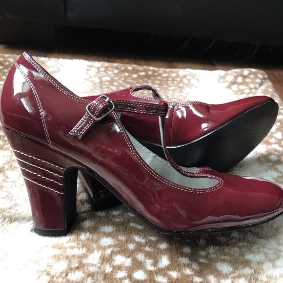 Dapper Girl T-Strap Heels - Picture 4 of 8